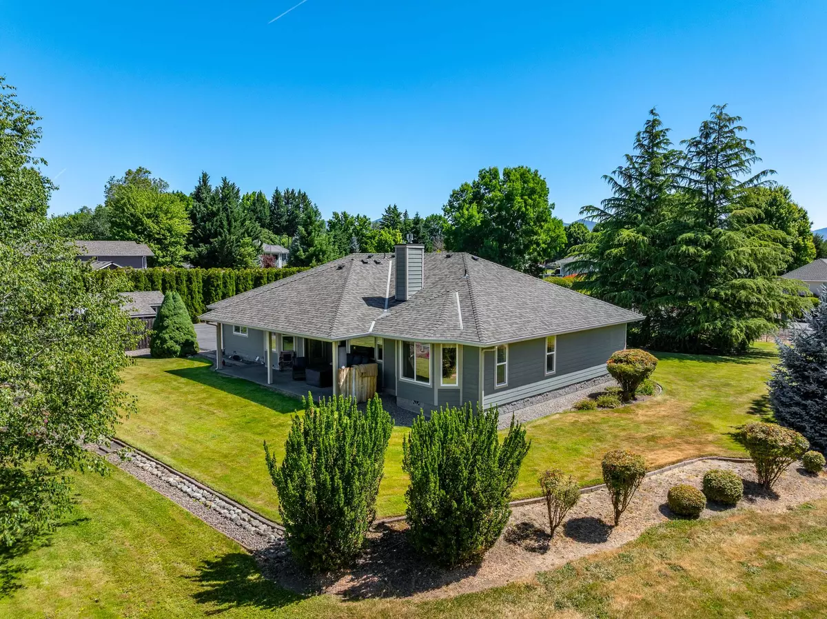 Grants Pass, OR 97527,974 Felicia LN