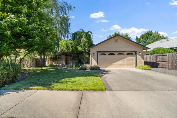 1854 Topaz LN, Grants Pass, OR 97526