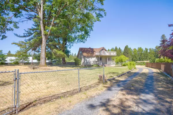 5480 Redwood AVE, Grants Pass, OR 97527