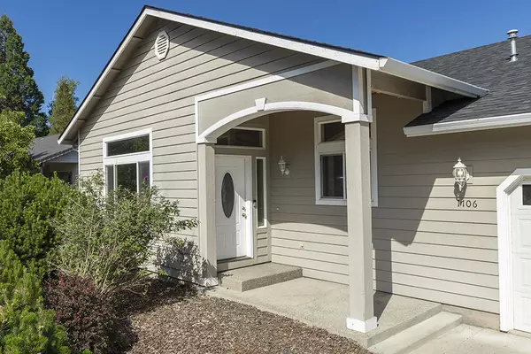 Grants Pass, OR 97527,1706 Blue Moon LN