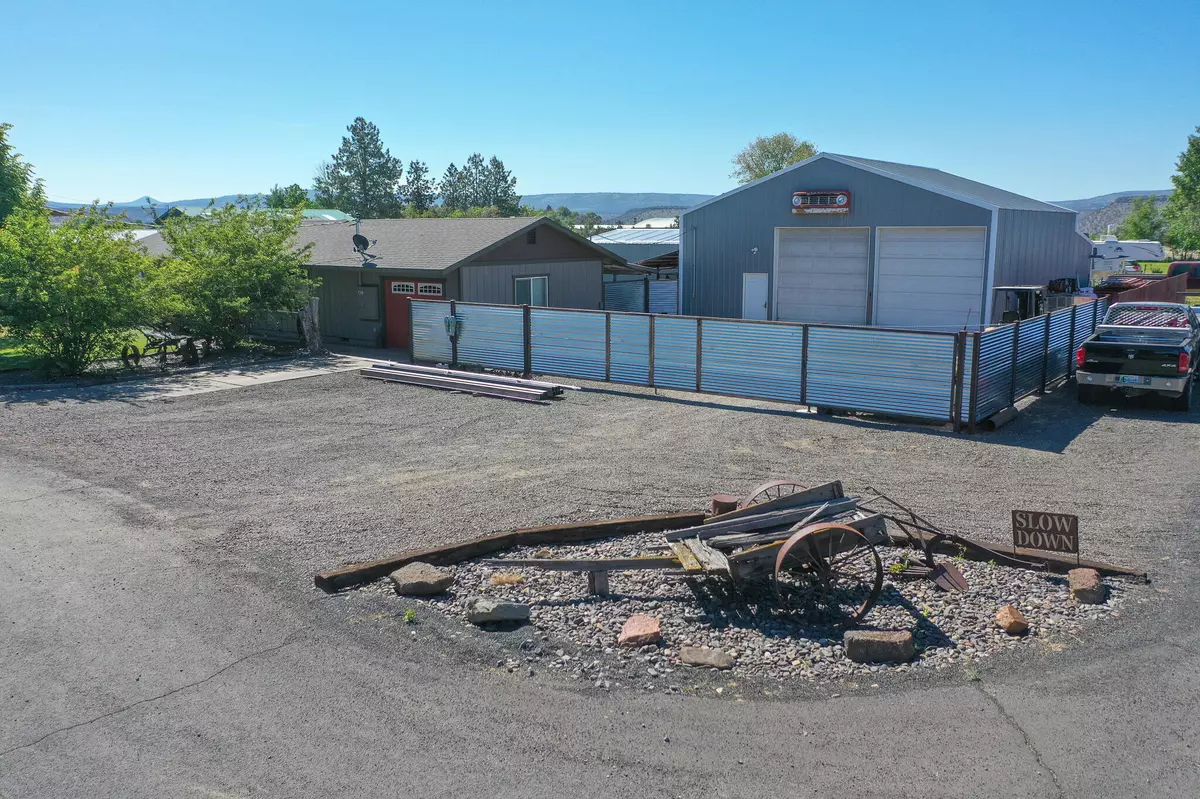Prineville, OR 97754,722 Reata RD