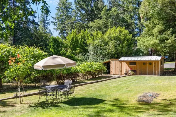 Grants Pass, OR 97527,548 Moonbeam LN