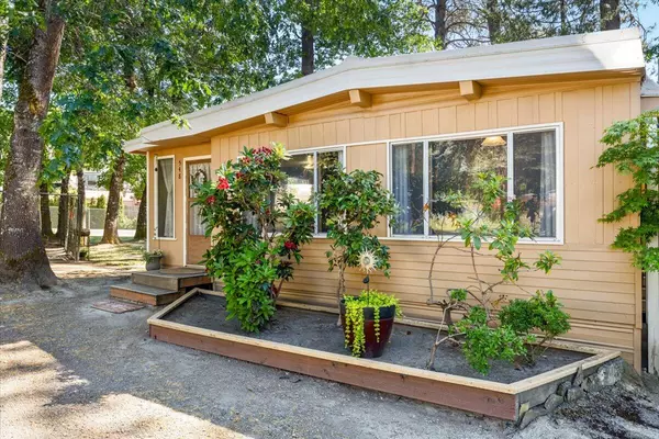 Grants Pass, OR 97527,548 Moonbeam LN