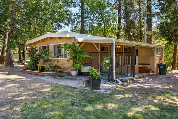 Grants Pass, OR 97527,548 Moonbeam LN