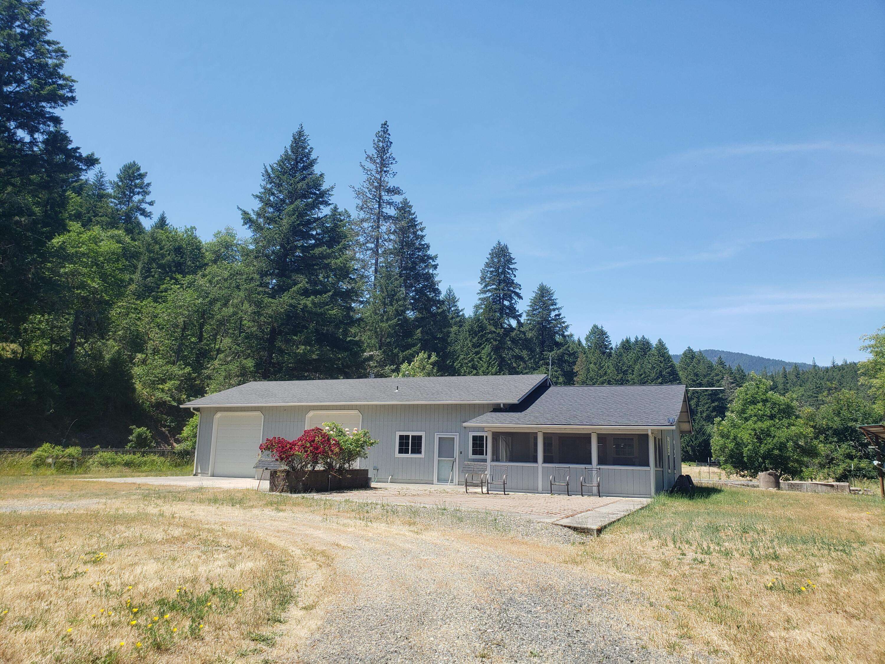 900 Slate Creek RD, Wilderville, OR 97543