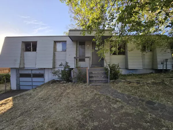 444 Cedar ST,  Madras,  OR 97741