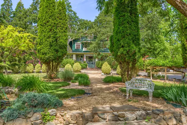 Jacksonville, OR 97530,455 Oregon ST