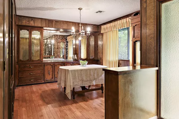 Grants Pass, OR 97527,270 Smokey LN