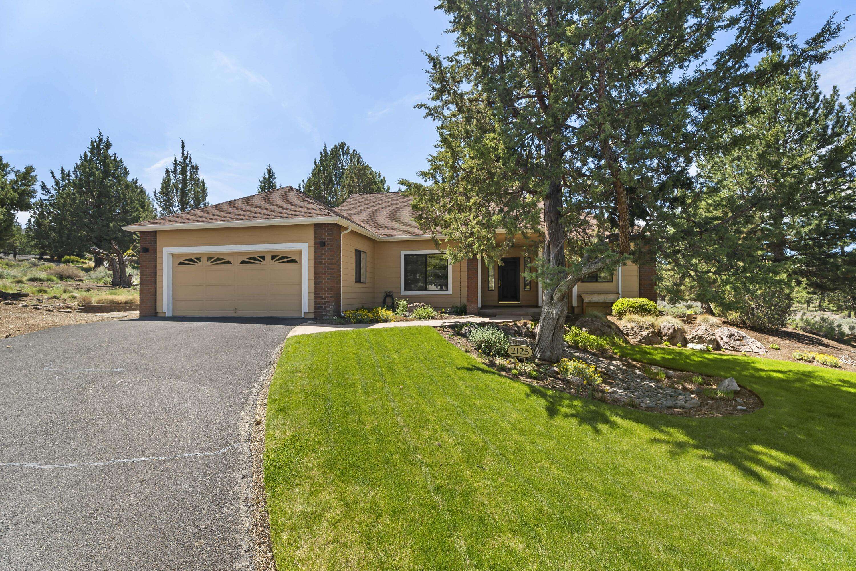 2125 Condor DR, Redmond, OR 97756