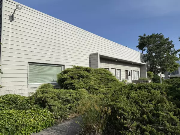 Grants Pass, OR 97526,1600 Washington BLVD