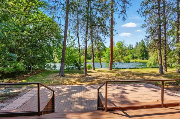 Shady Cove, OR 97539,360 Park DR