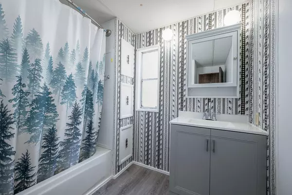 Prineville, OR 97754,8012 Hood CIR