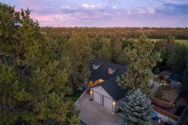 20019 Beaver LN,  Bend,  OR 97703