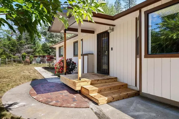 Grants Pass, OR 97527,550 Bolt Mountain RD