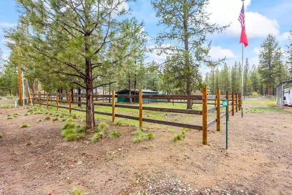 Bend, OR 97707,16378 Whitetail LN