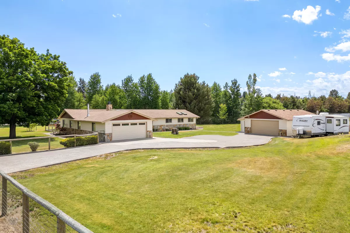 Bend, OR 97702,21697 Old Red RD
