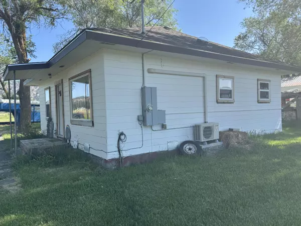 Klamath Falls, OR 97603,4791 Pine Grove RD