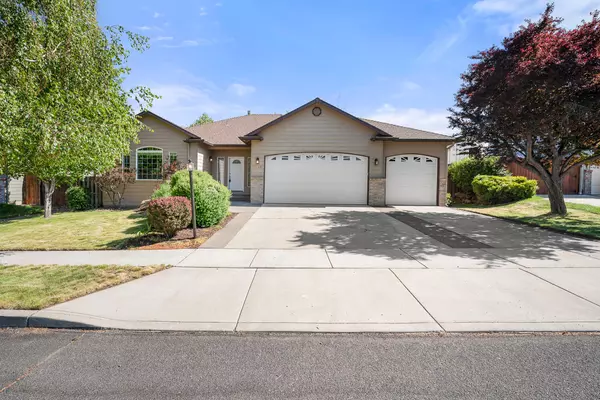 Bend, OR 97702,2149 Harley LN