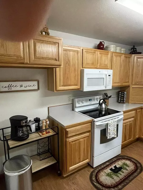 Klamath Falls, OR 97601,27062 Forest Park LN