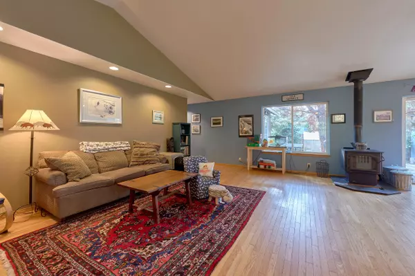 Bend, OR 97701,21325 Pelican DR