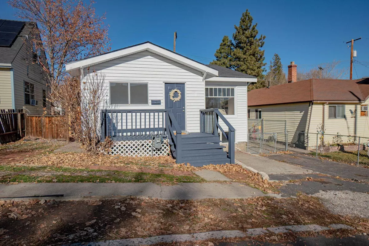 Klamath Falls, OR 97601,727 Roseway DR