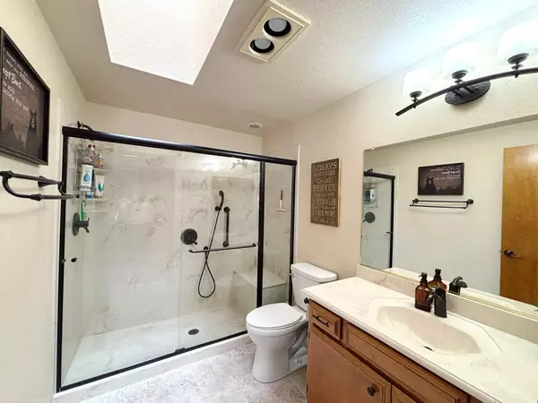 Grants Pass, OR 97527,776 Delsie DR