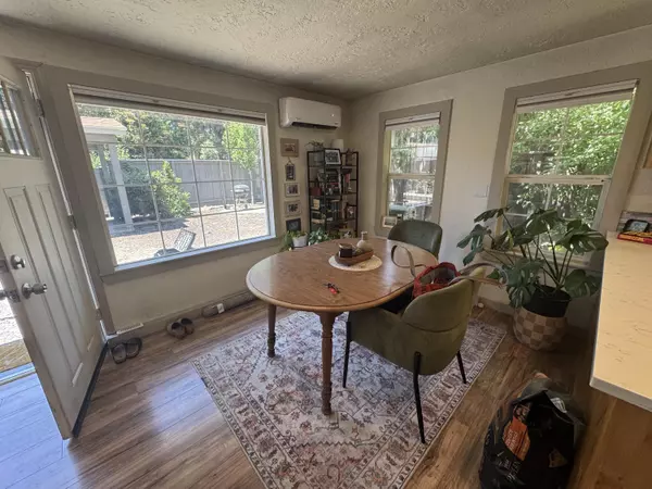 Bend, OR 97701,718 9th ST