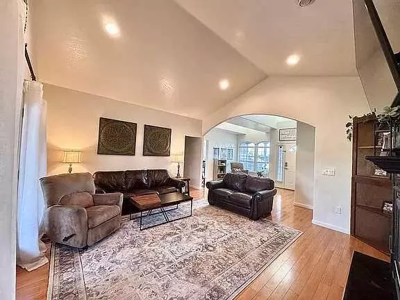 Eagle Point, OR 97524,1171 Highlands DR