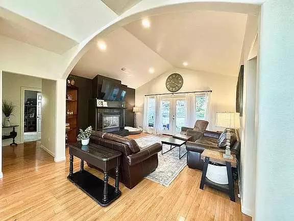 Eagle Point, OR 97524,1171 Highlands DR