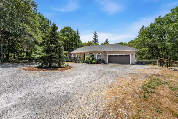 Grants Pass, OR 97526,5851 Hugo RD