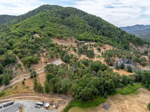 Rogue River, OR 97537,5500 Red Tail LN