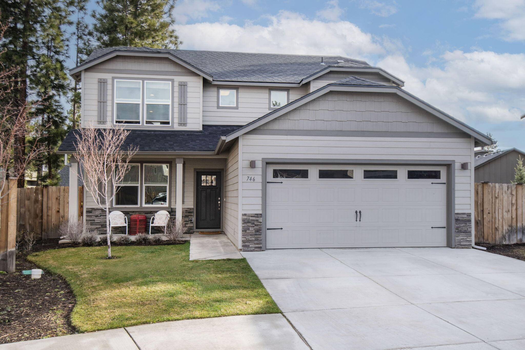 746 Roundhouse CT, Sisters, OR 97759
