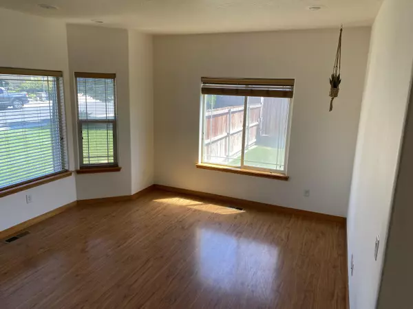 Hermiston, OR 97838,931 Joseph AVE