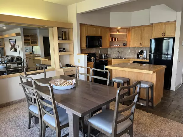 Redmond, OR 97756,1974 Redtail Hawk DR #RV23C