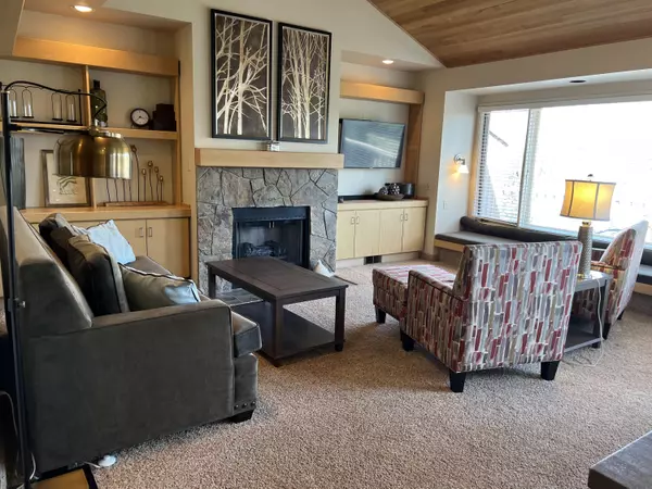 Redmond, OR 97756,1974 Redtail Hawk DR #RV23C