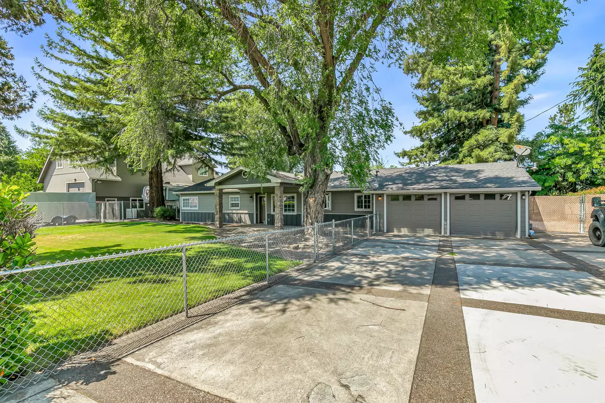 Medford, OR 97504,2631 Delta Waters RD