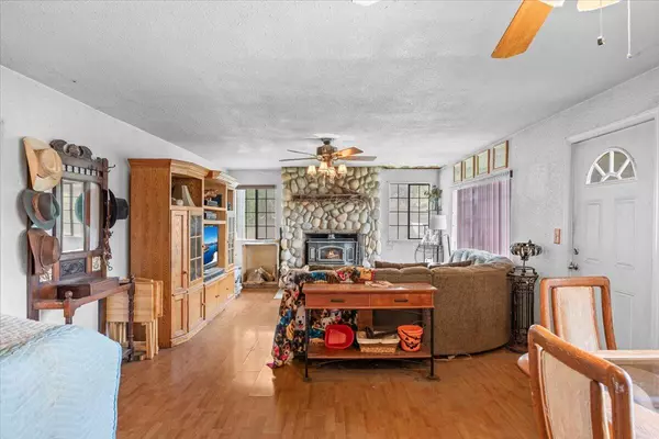 Glendale, OR 97442,5230 Azalea-Glen RD