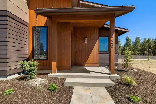 Sisters, OR 97759,230 Diamond Peak AVE #32