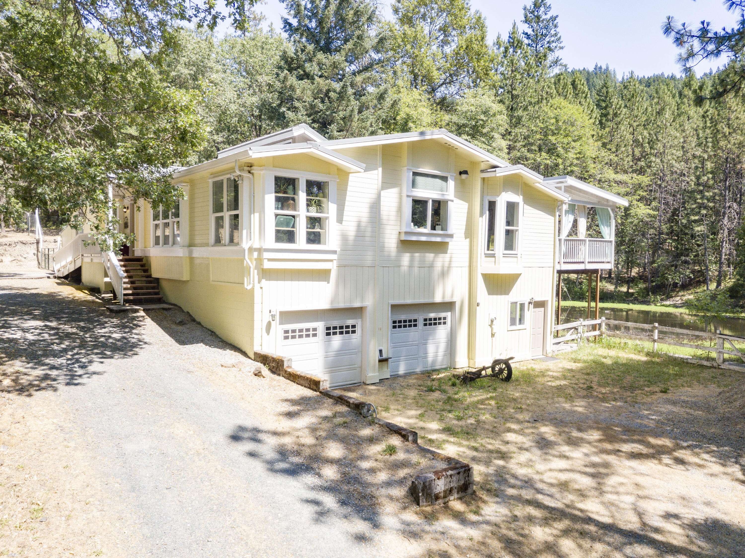 16894 Ford RD, Rogue River, OR 97537