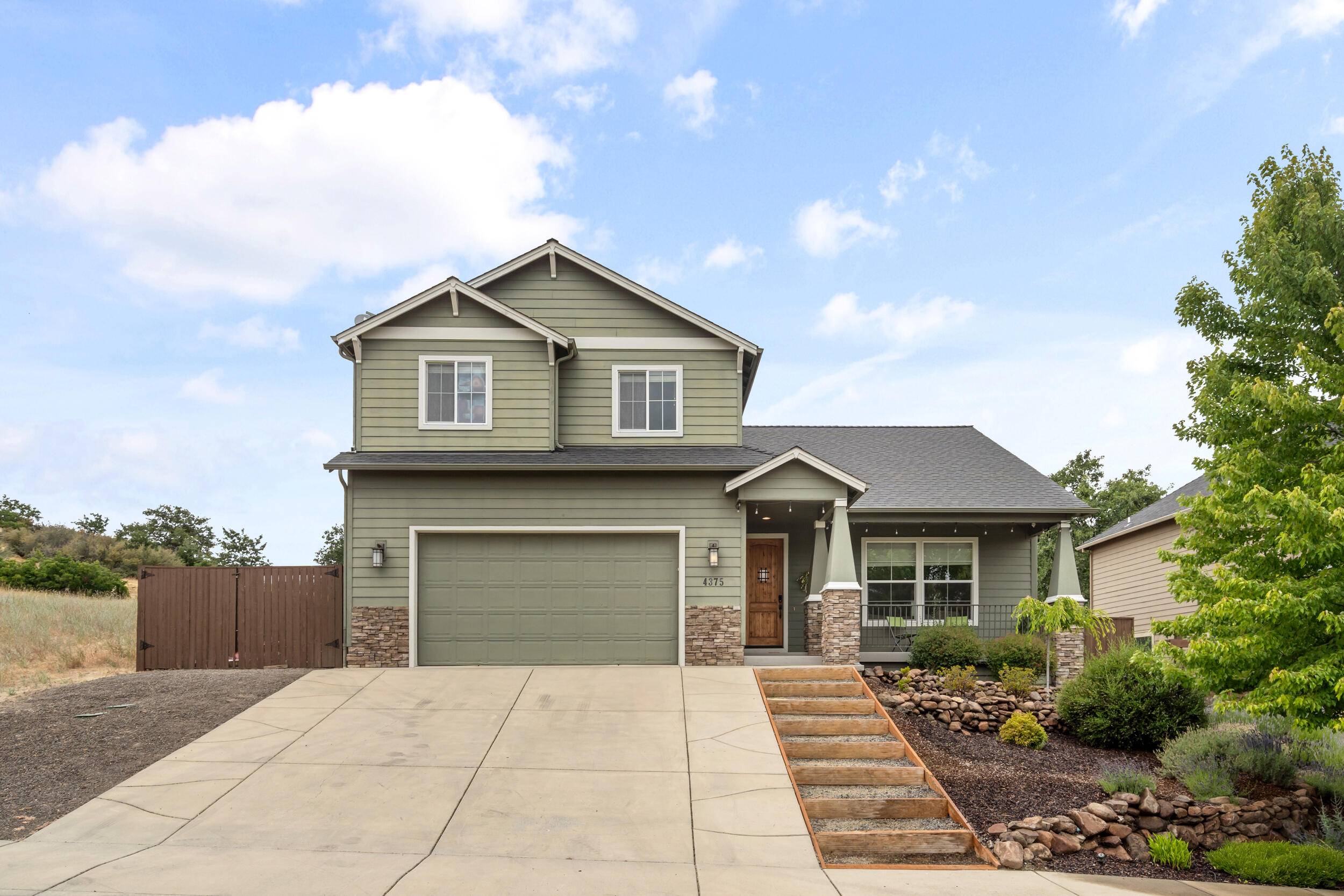 4375 Vista Pointe DR, Medford, OR 97504