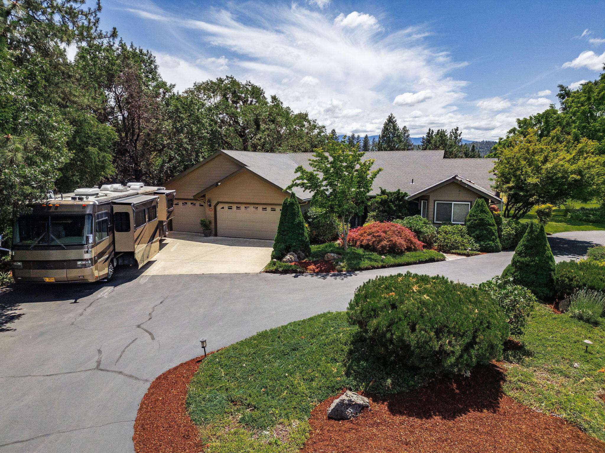 321 Kubli RD, Grants Pass, OR 97527