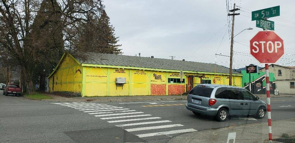 120 M ST, Grants Pass, OR 97526
