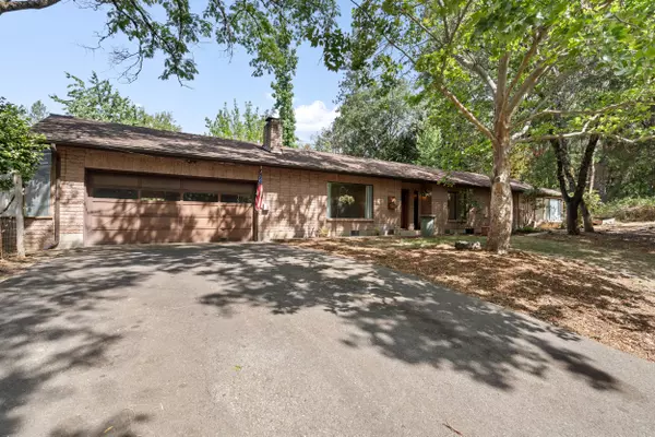 Grants Pass, OR 97526,266 Chaparral DR