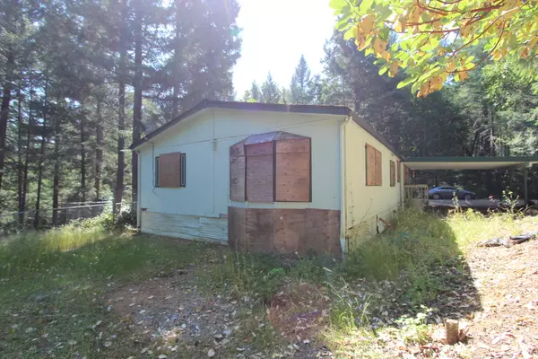 Selma, OR 97538,541 Lake Shore DR