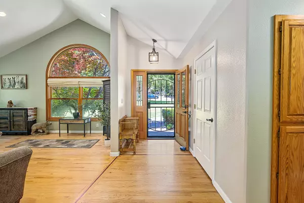 Trail, OR 97541,24722 Highway 62