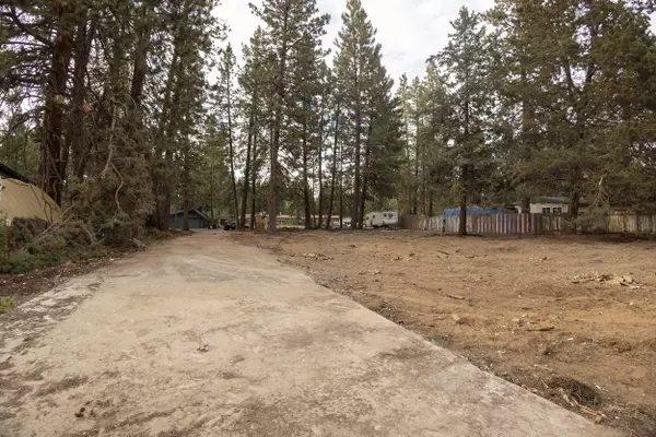 Bend, OR 97702,60890 Alpine DR