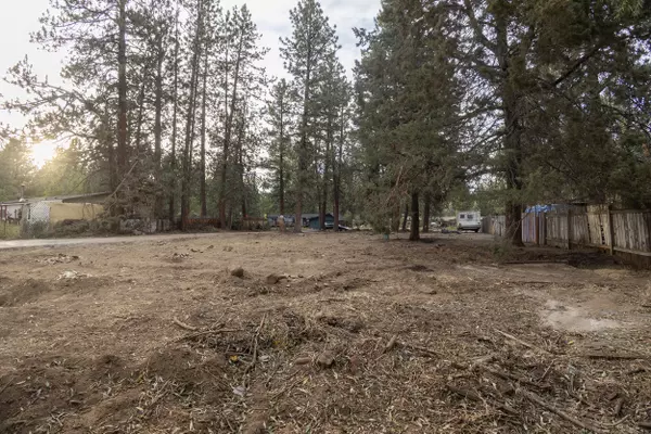Bend, OR 97702,60890 Alpine DR