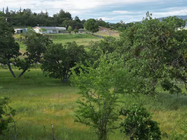 Eagle Point, OR 97524,655 Rolling Hills DR