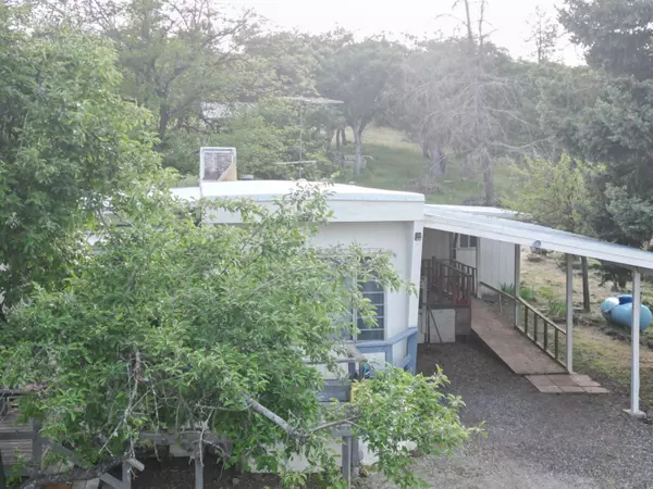 655 Rolling Hills DR, Eagle Point, OR 97524