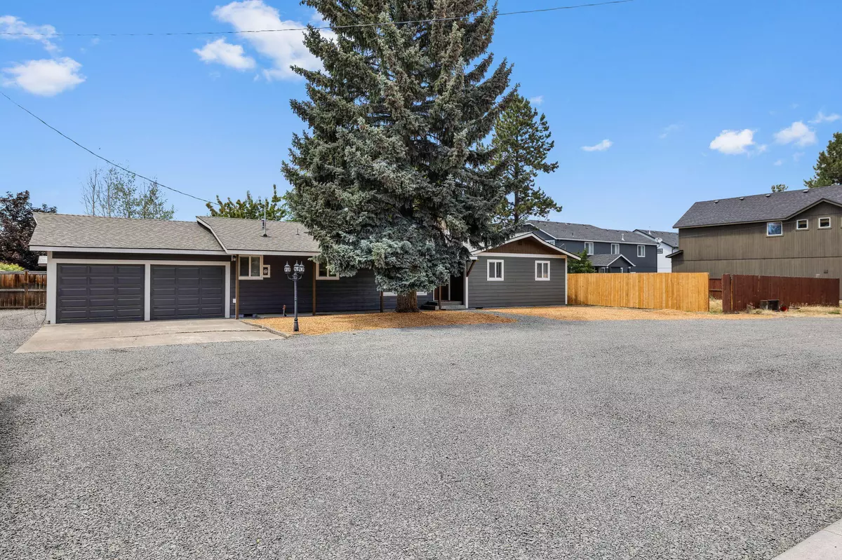 Bend, OR 97702,61125 Brosterhous RD